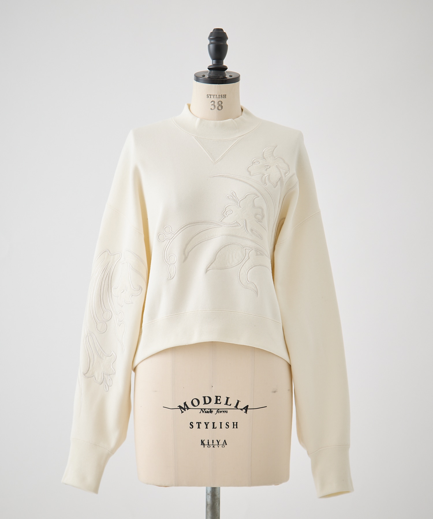 Floral Embroidery Short Sweat Top