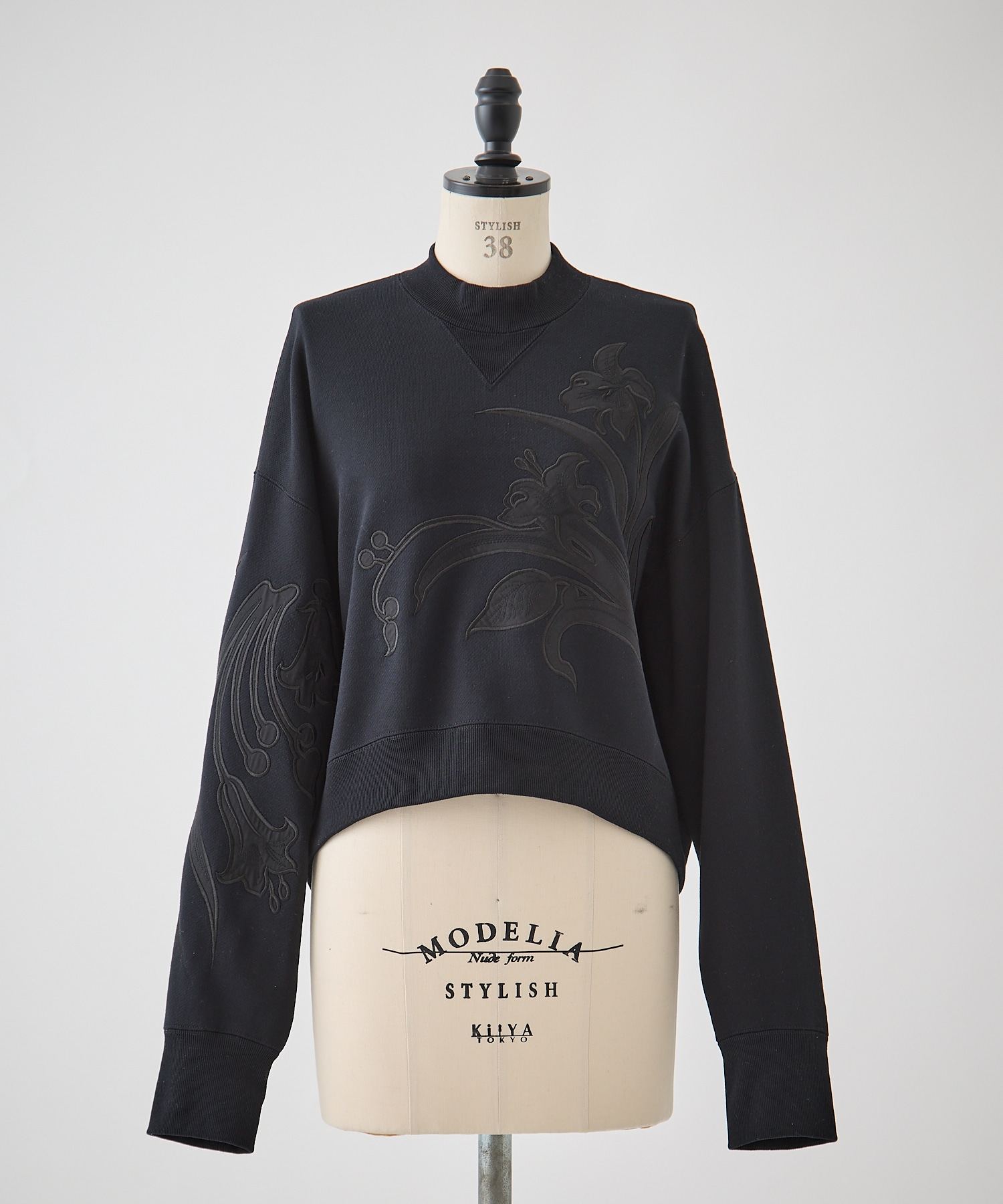 Floral Embroidery Short Sweat Top