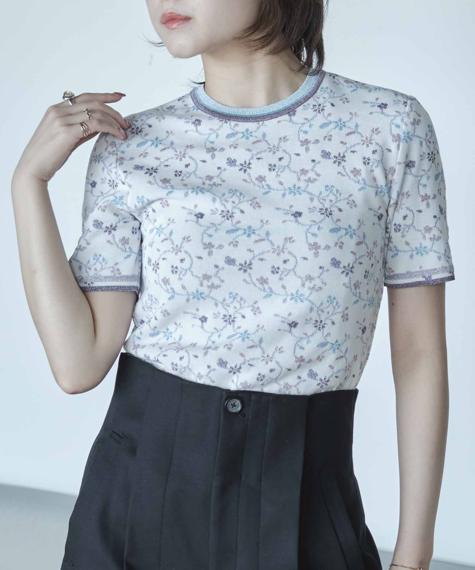 Floral Motif Glitter Short Sleeve Knit Top