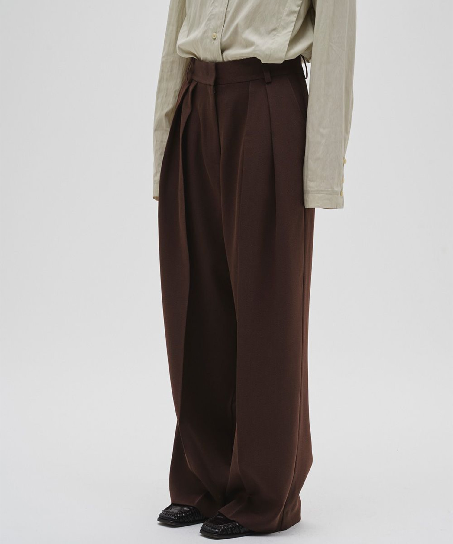 Tuck Wide Trousers