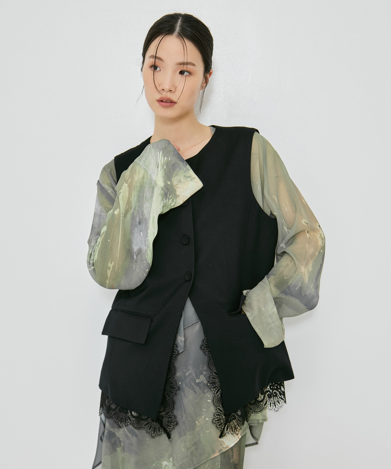 2WAY CREW NECK LACE TAKE OFF VEST