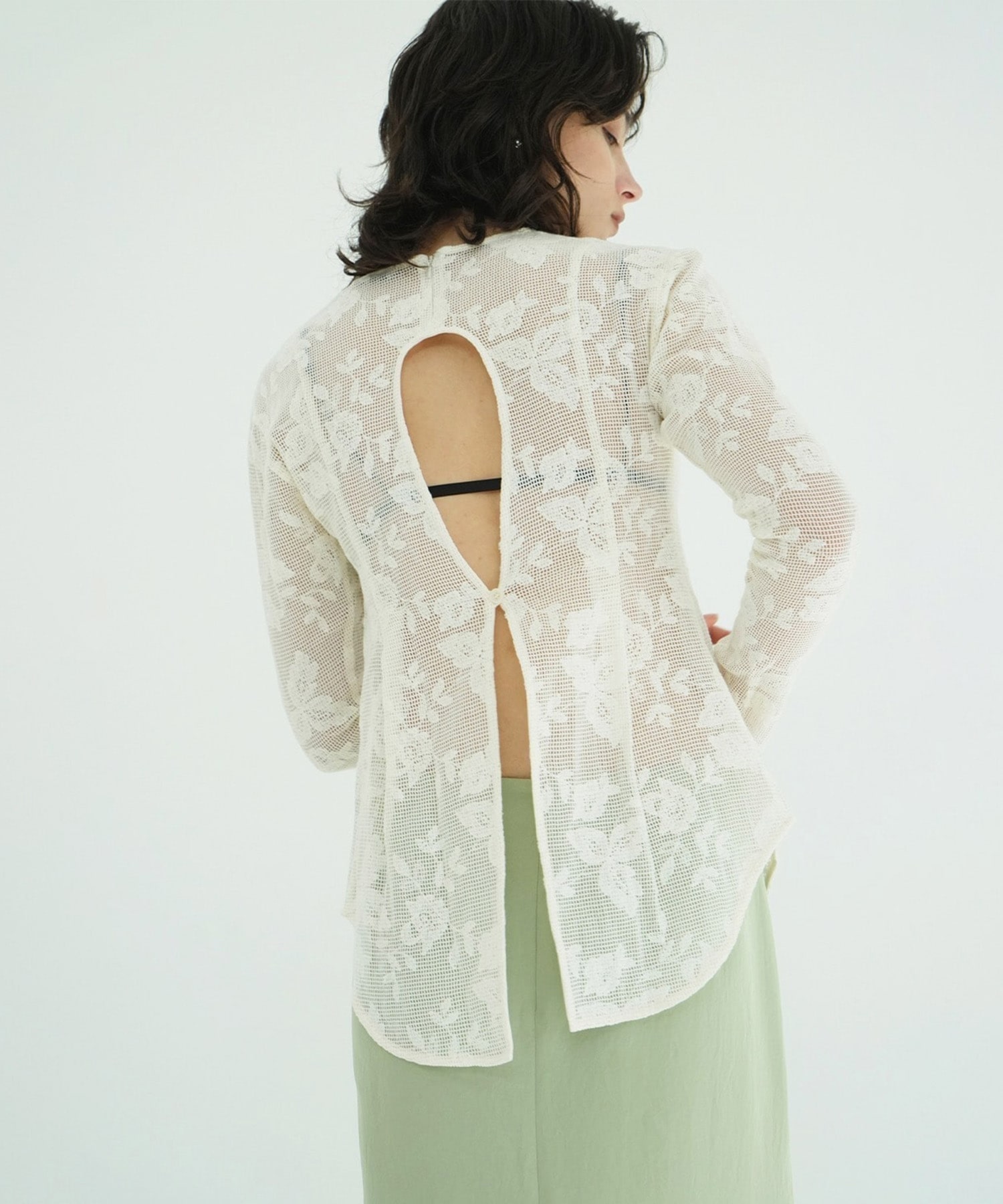 BACK DESIGN FLOWER LACE TOPS