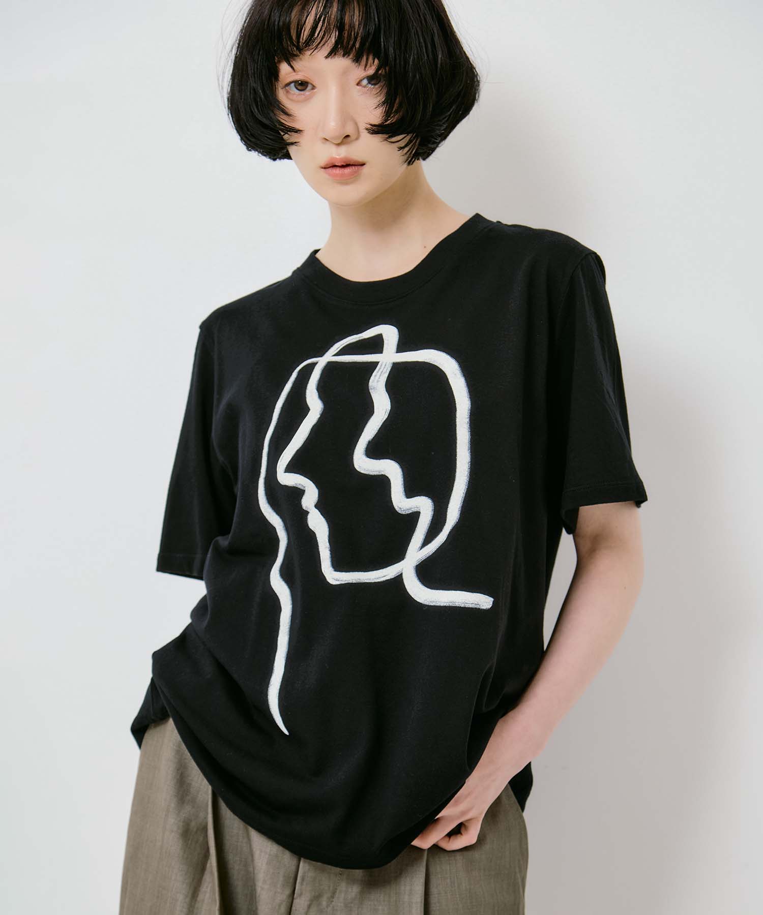 Line portrait T-shirt