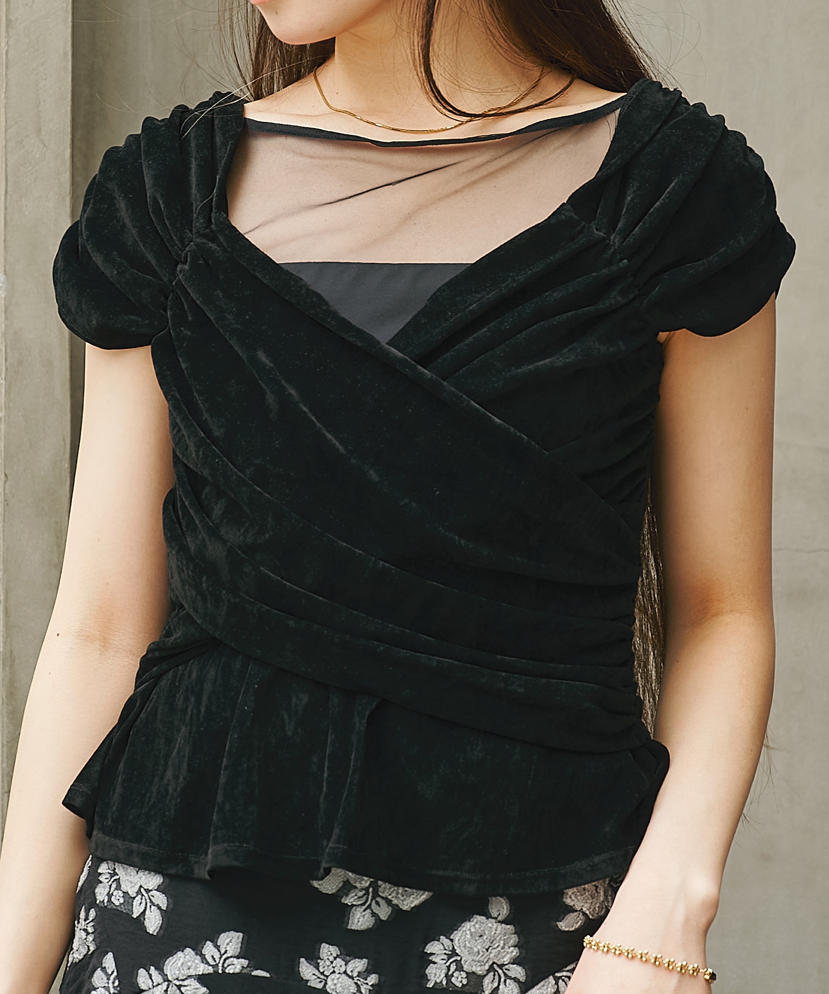 VELVET TULLE GATHERED TOP