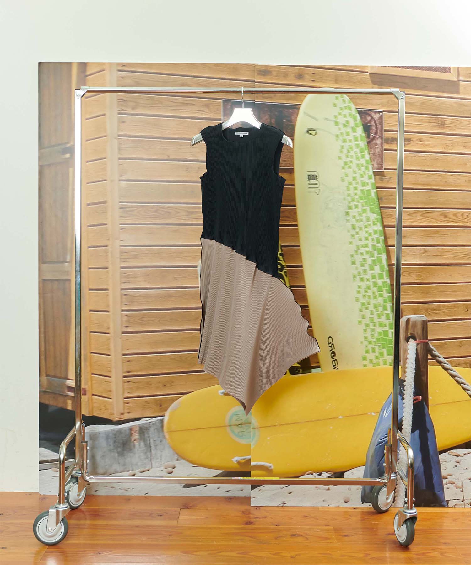 SQUARE DRESS SLEEVELESS