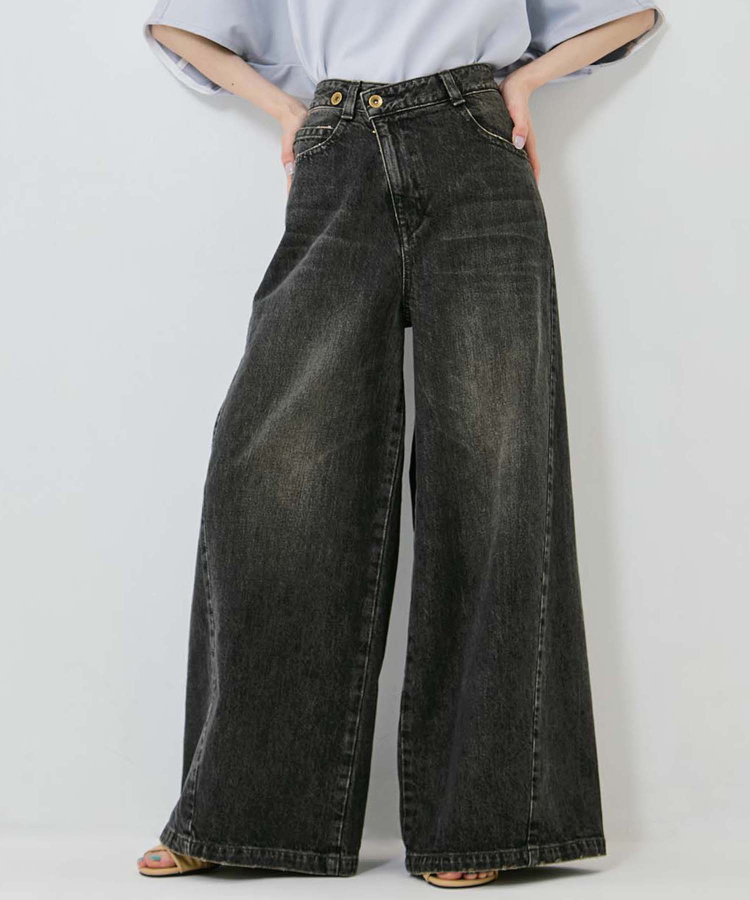 Bleached Baggy Jeans