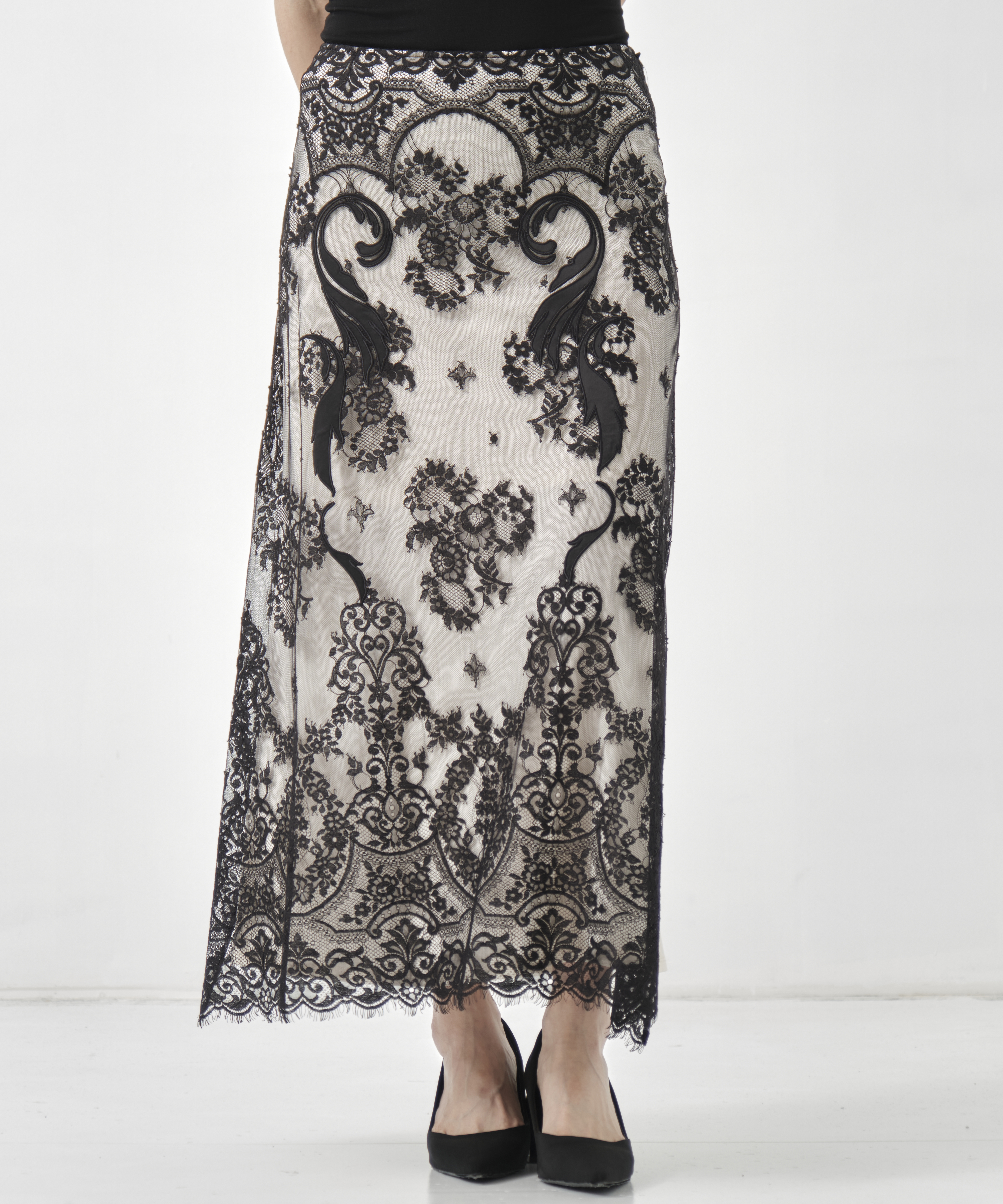 EMBROIDERED LACE SKIRT