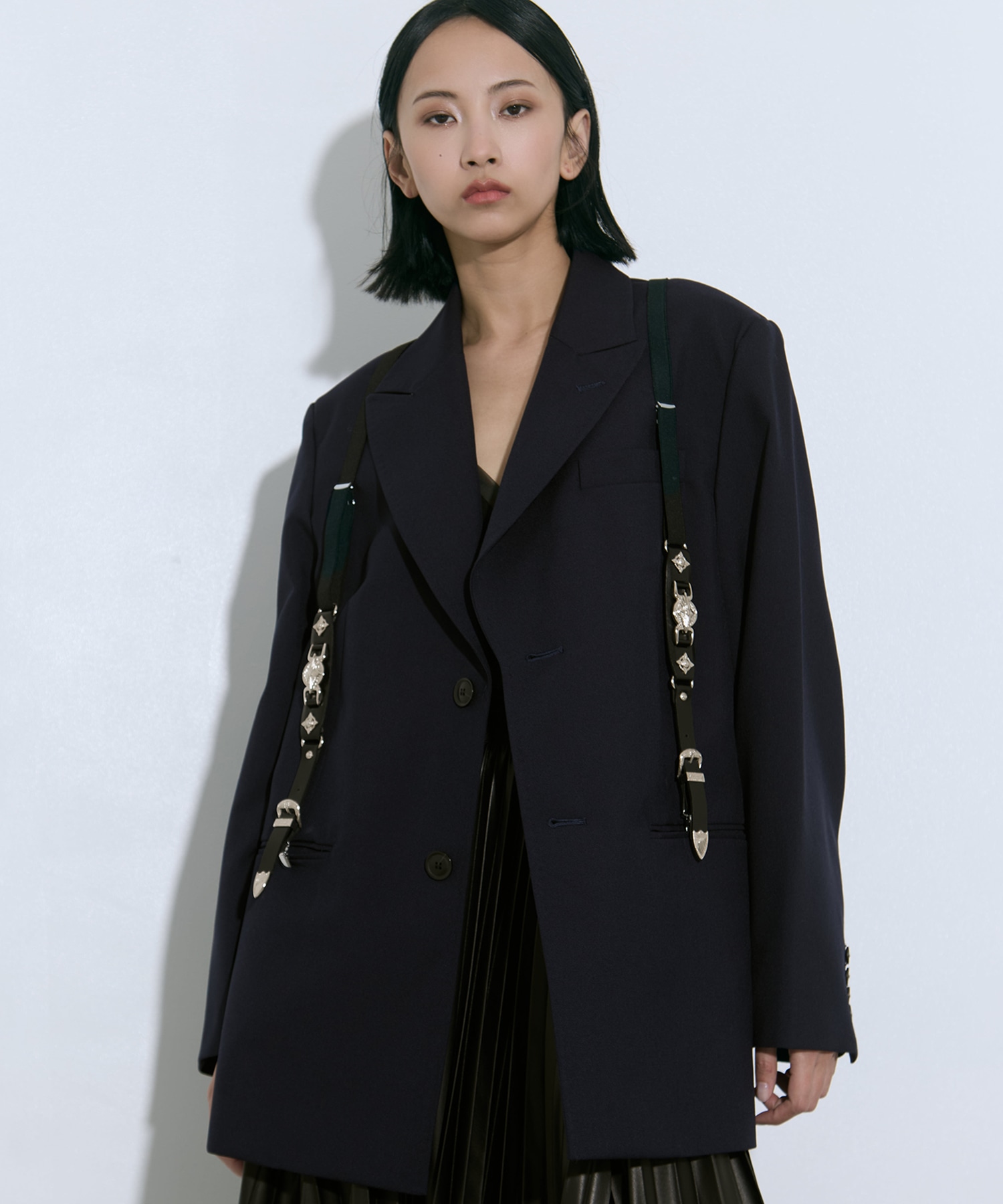 Metal leather suspenders