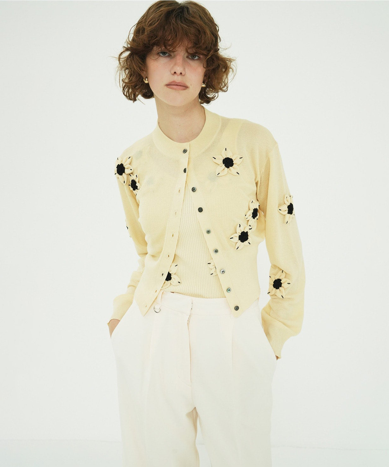 FLOWER MOTIF KNIT CARDIGAN