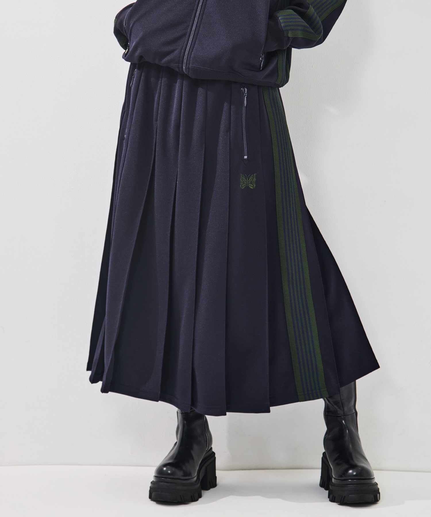 Pleated Tarack Skirt-Poly smooth