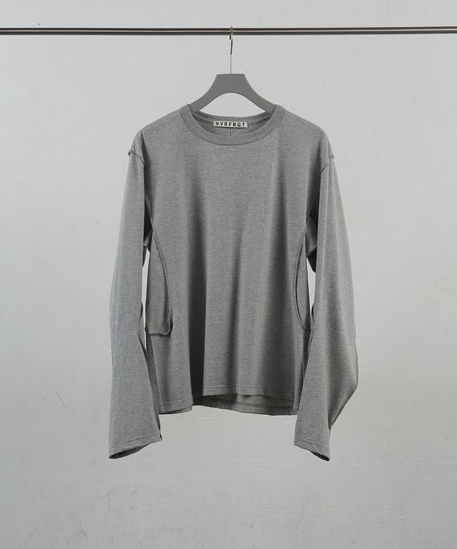 LONG SLEEVE T-SHIRT